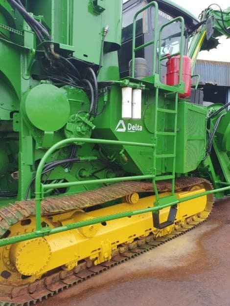 Ultrafiltro hidráulico em colhedora John Deere